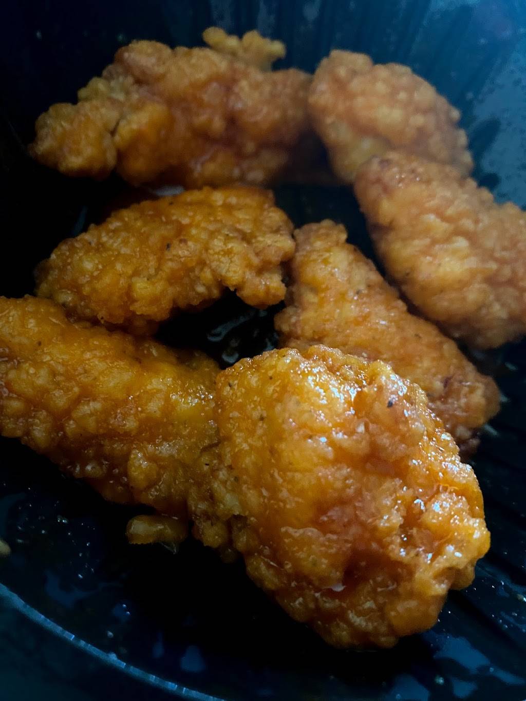 Pizza Hut | meal takeaway | 7716 N First St, Fresno, CA 93720, USA | 5594460700 OR +1 559-446-0700