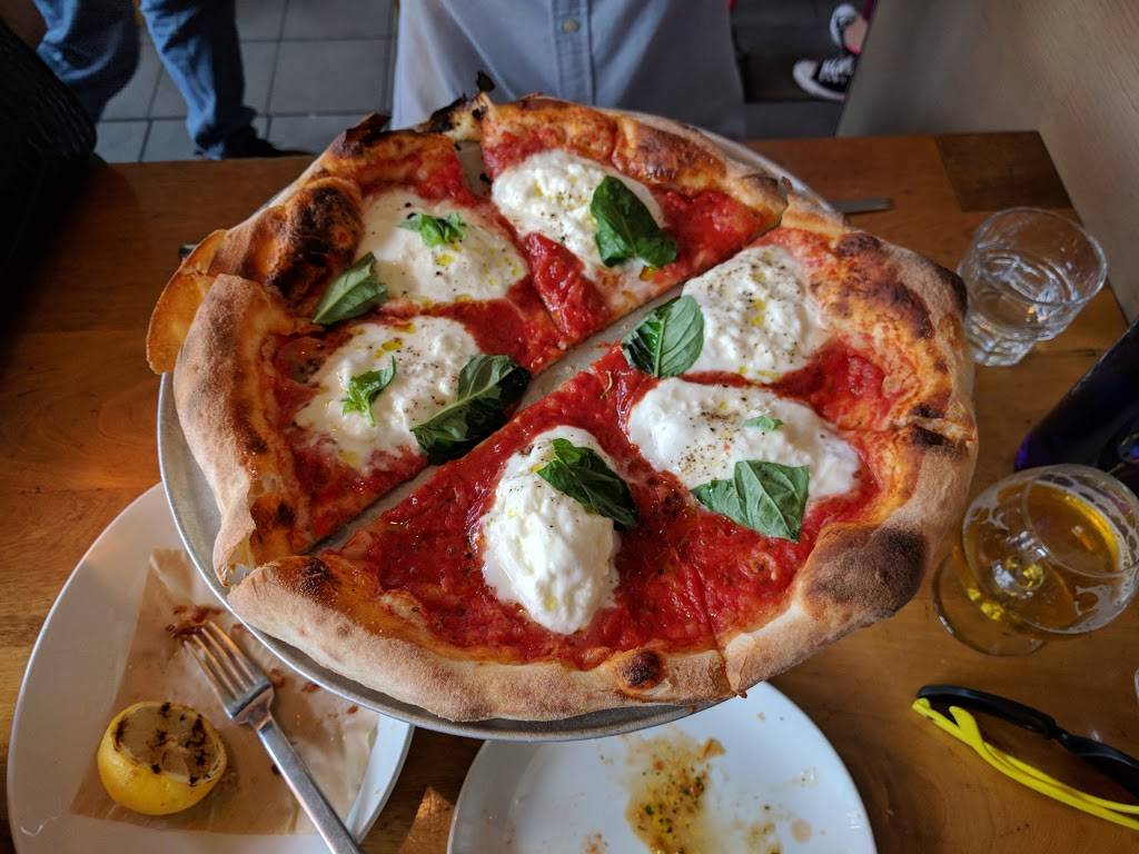 Delarosa | restaurant | 2175 Chestnut St, San Francisco, CA 94123, USA | 4156737100 OR +1 415-673-7100