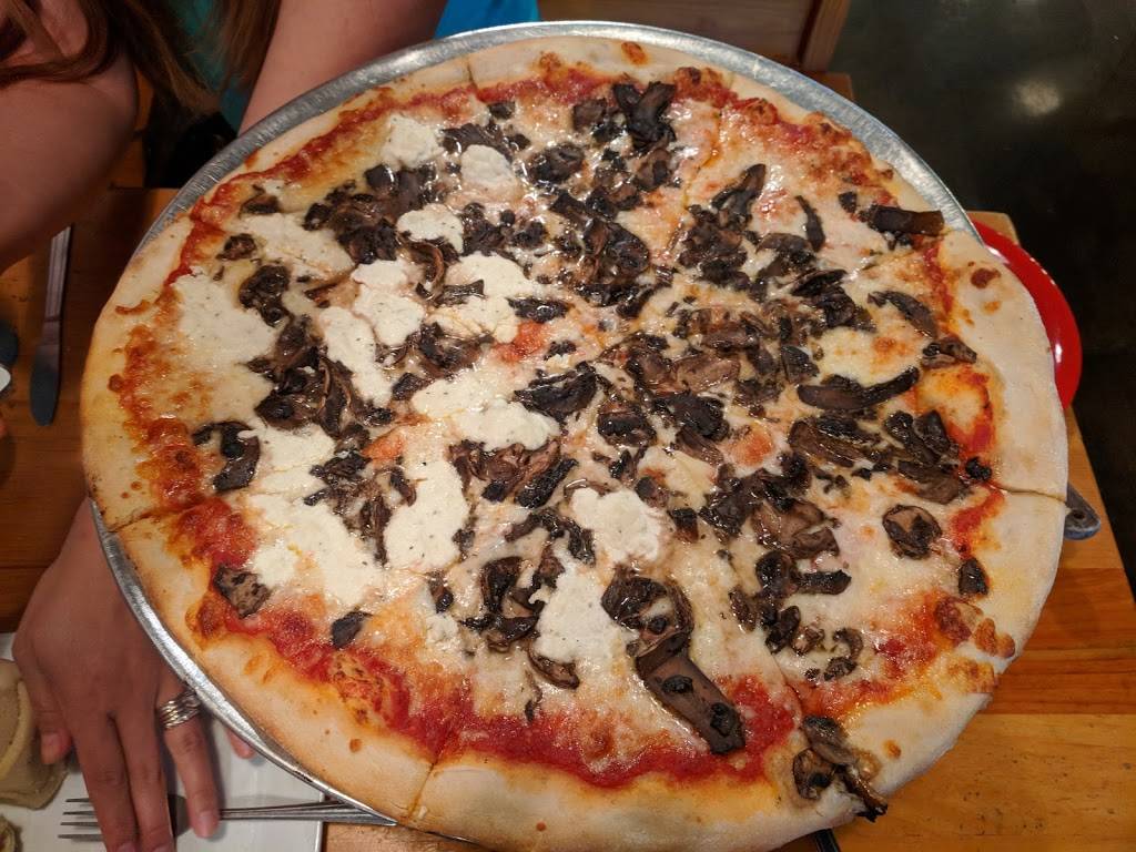 Empire Pizza Fort Mill | restaurant | 1504 Carolina Pl Dr, Fort Mill, SC 29708, USA | 8035471302 OR +1 803-547-1302