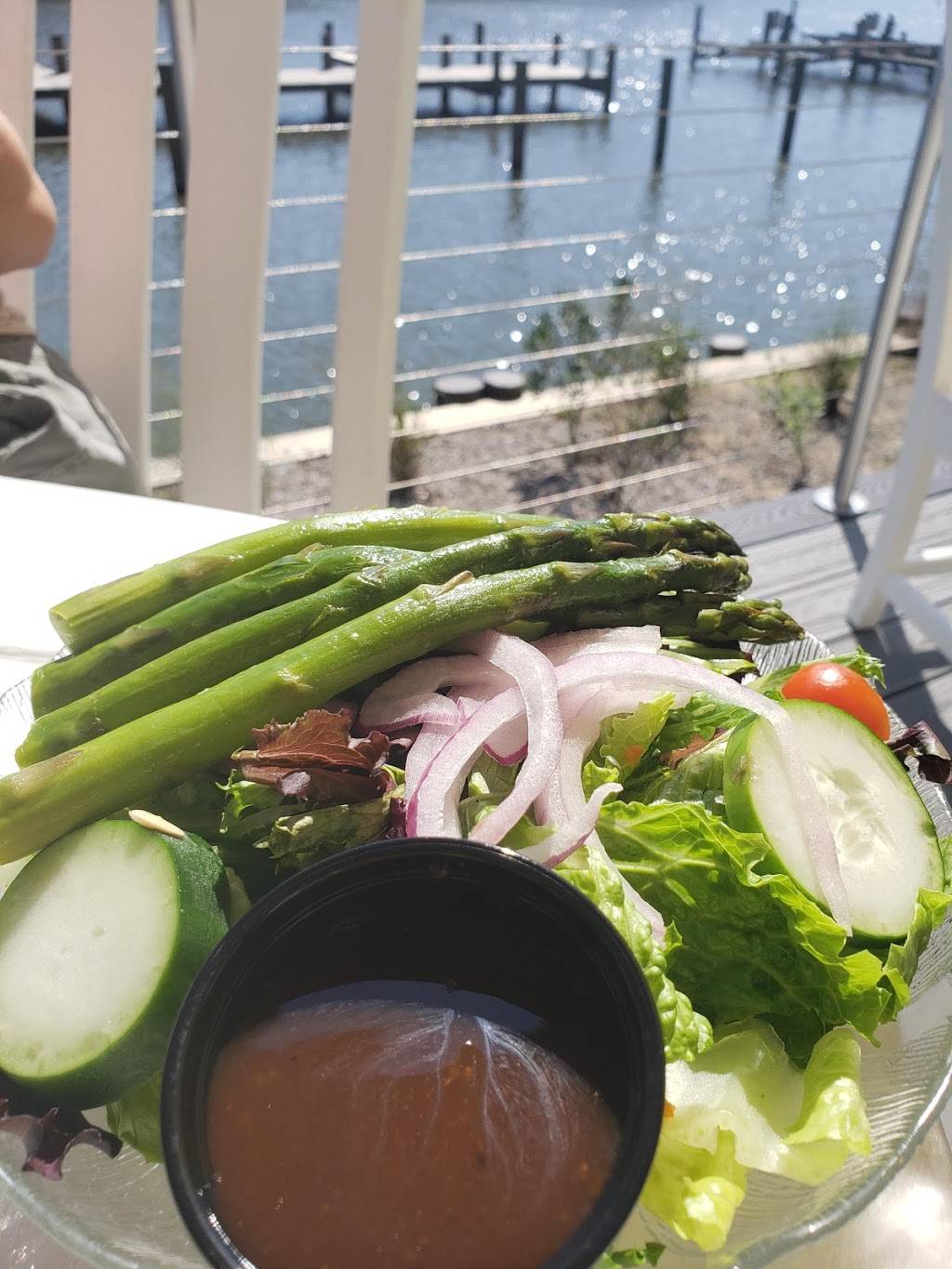 Donnellys Dockside | restaurant | 1050 Deep Creek Ave, Arnold, MD 21012, USA | 4107574045 OR +1 410-757-4045