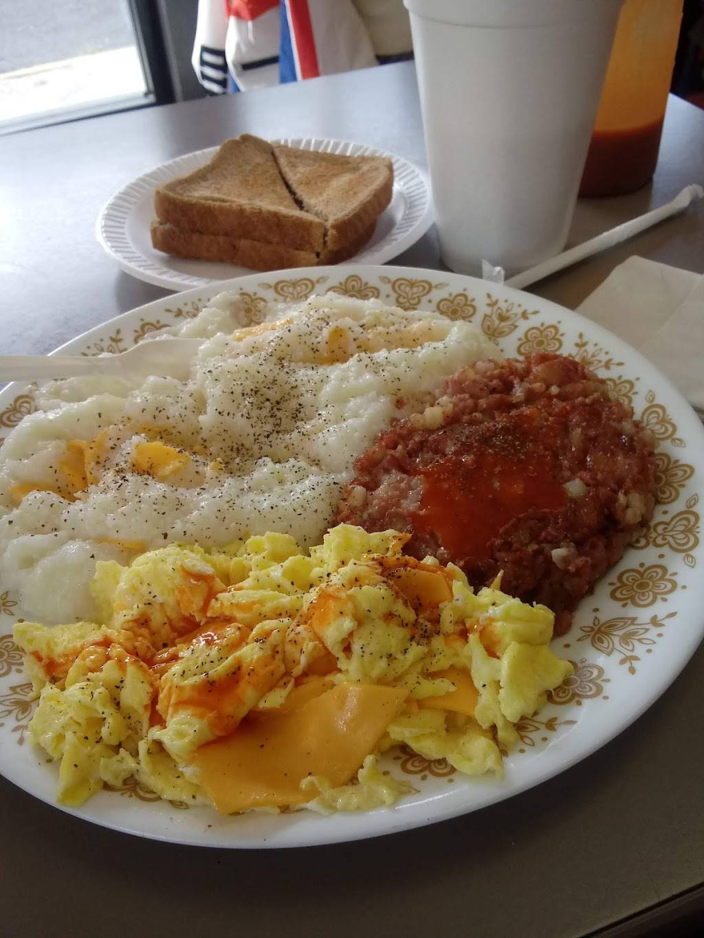 Clinton Steak & Gyro | restaurant | 1005 Clinton Ave, Irvington, NJ 07111, USA | 9733742231 OR +1 973-374-2231