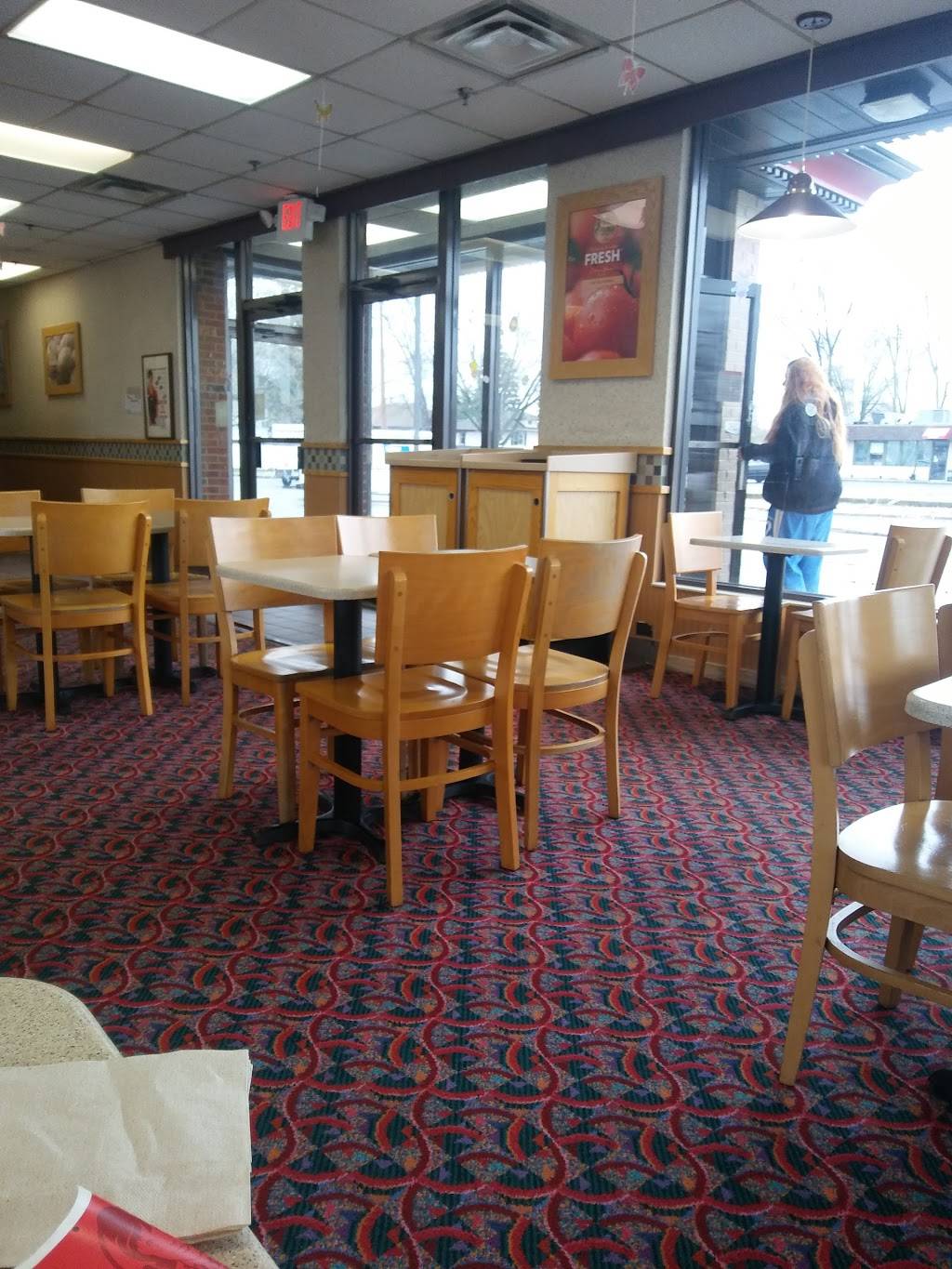Wendys | restaurant | 110 S Larkin Ave, Joliet, IL 60436, USA | 8157309708 OR +1 815-730-9708
