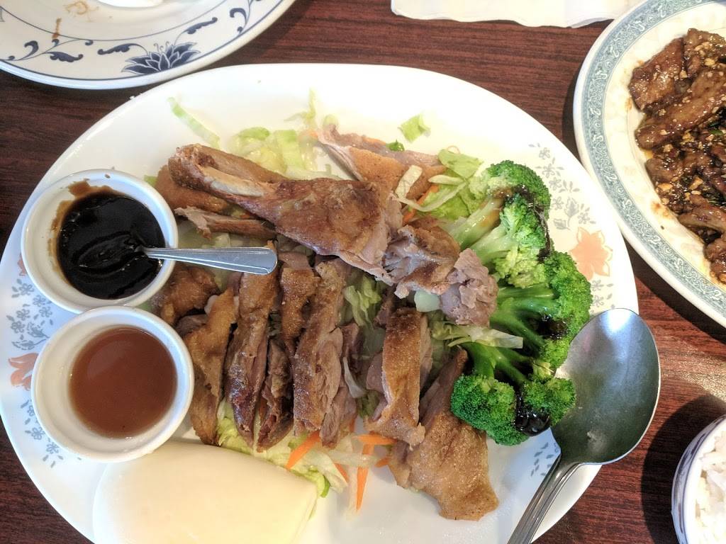 Lees Asian Restaurant | restaurant | 4510 California Ave SW, Seattle, WA 98116, USA | 2069328209 OR +1 206-932-8209