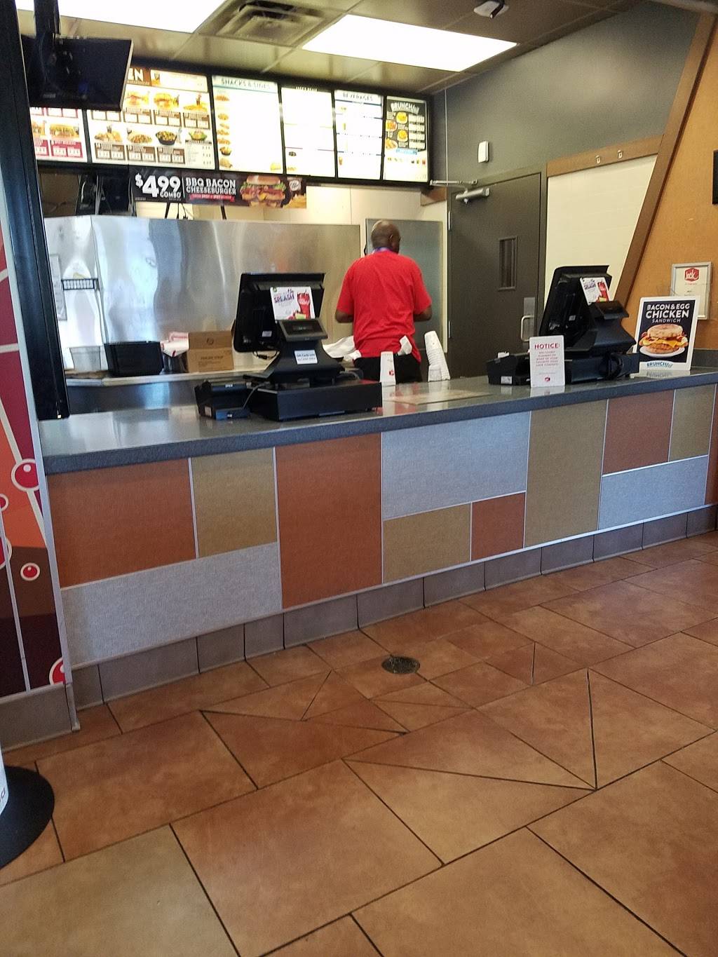 Jack in the Box | restaurant | 4702 S, Center St, Tacoma, WA 98409, USA | 2534603441 OR +1 253-460-3441