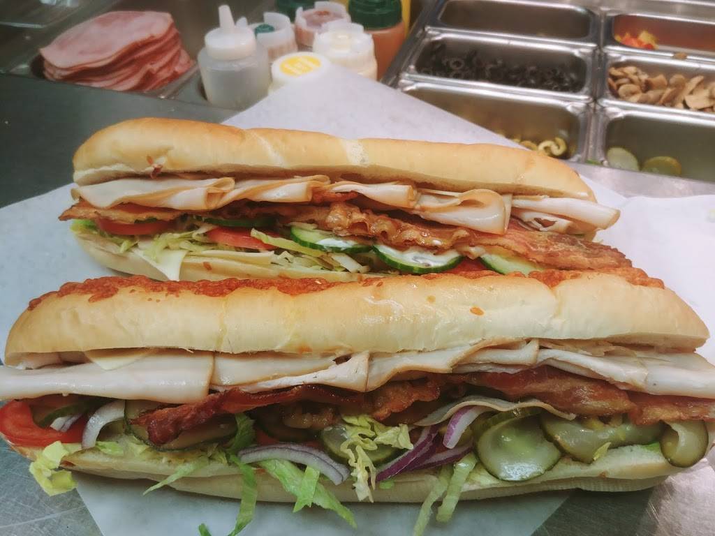 Little Masters Submarine | restaurant | 65 Ontario St, Trenton, ON K8V 2G8, Canada | 6133942933 OR +1 613-394-2933