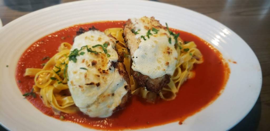 Pinstripes | restaurant | 111 Park Ave Suite 105, Beachwood, OH 44122, USA | 2164158010 OR +1 216-415-8010