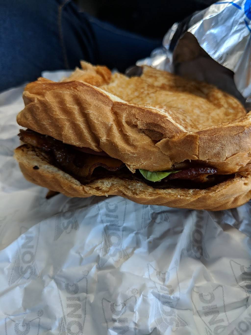 Sonic Drive-In | restaurant | 524 W Main St, Lebanon, TN 37087, USA | 6154493034 OR +1 615-449-3034