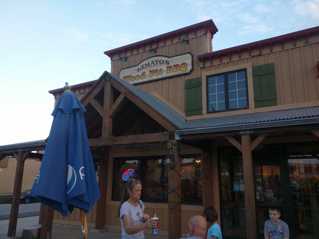 Gematos Wood Pit BBQ | restaurant | 6701 W 111th St, Worth, IL 60482, USA | 7083614200 OR +1 708-361-4200