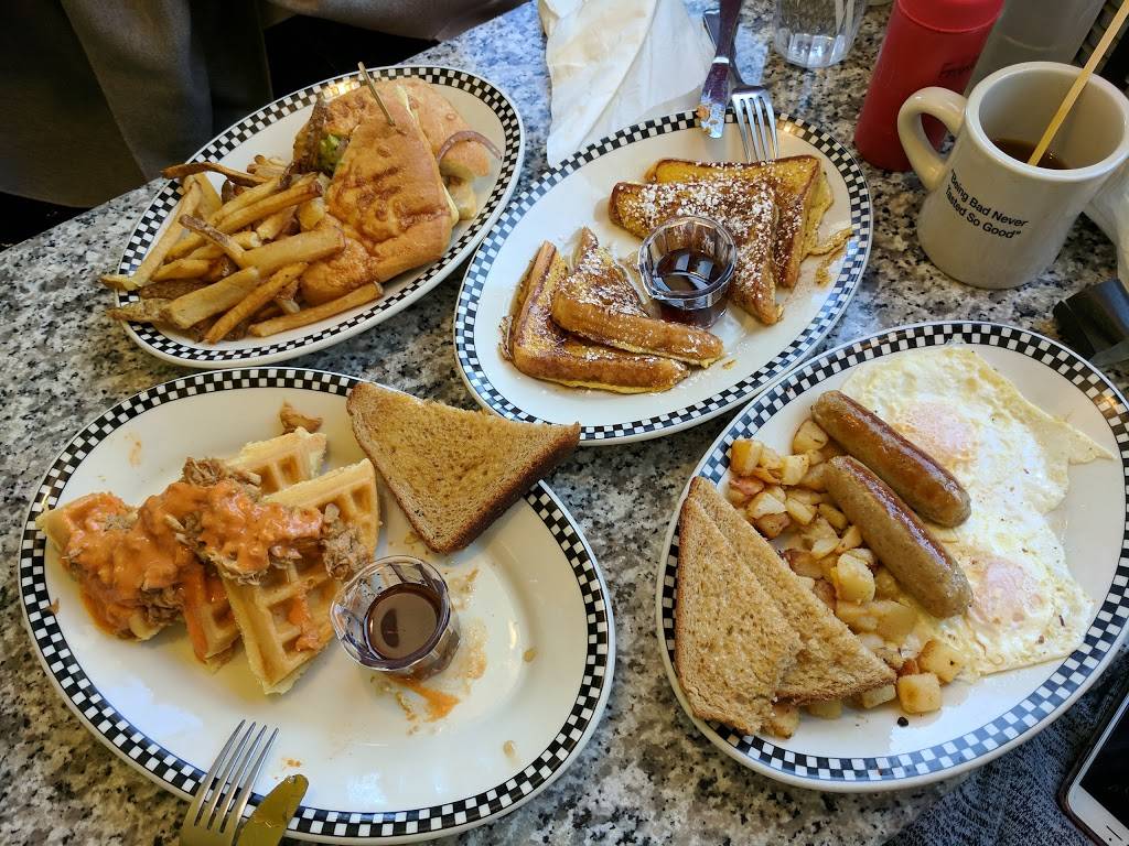 The Breakfast Club | restaurant | 270 Western Ave, Allston, MA 02134, USA | 6177831212 OR +1 617-783-1212