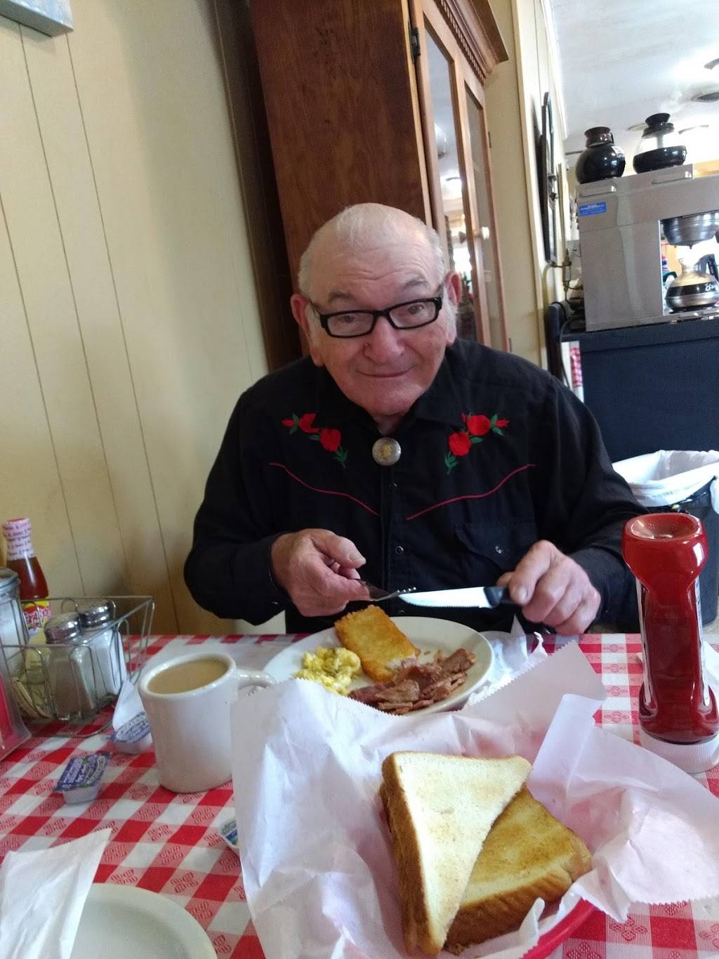 Wiggs Family Restaurant | restaurant | 11429 W Finch Ave, Middlesex, NC 27557, USA | 2522353052 OR +1 252-235-3052