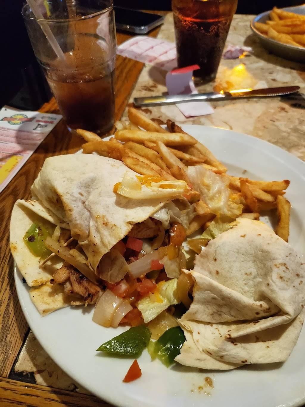 Rogers Roost | restaurant | 33626 Schoenherr Rd, Sterling Heights, MI 48312, USA | 5869797550 OR +1 586-979-7550