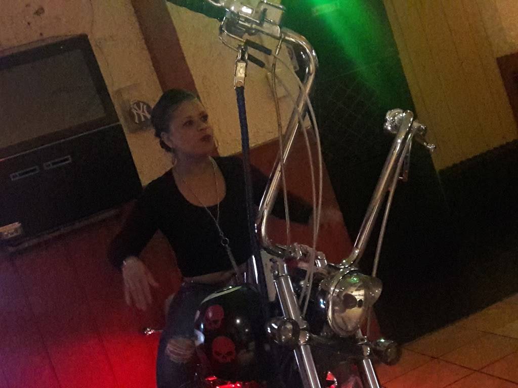 Ayalas Restaurant | restaurant | 709 Beechwood Ave, Bridgeport, CT 06605, USA | 2038708740 OR +1 203-870-8740