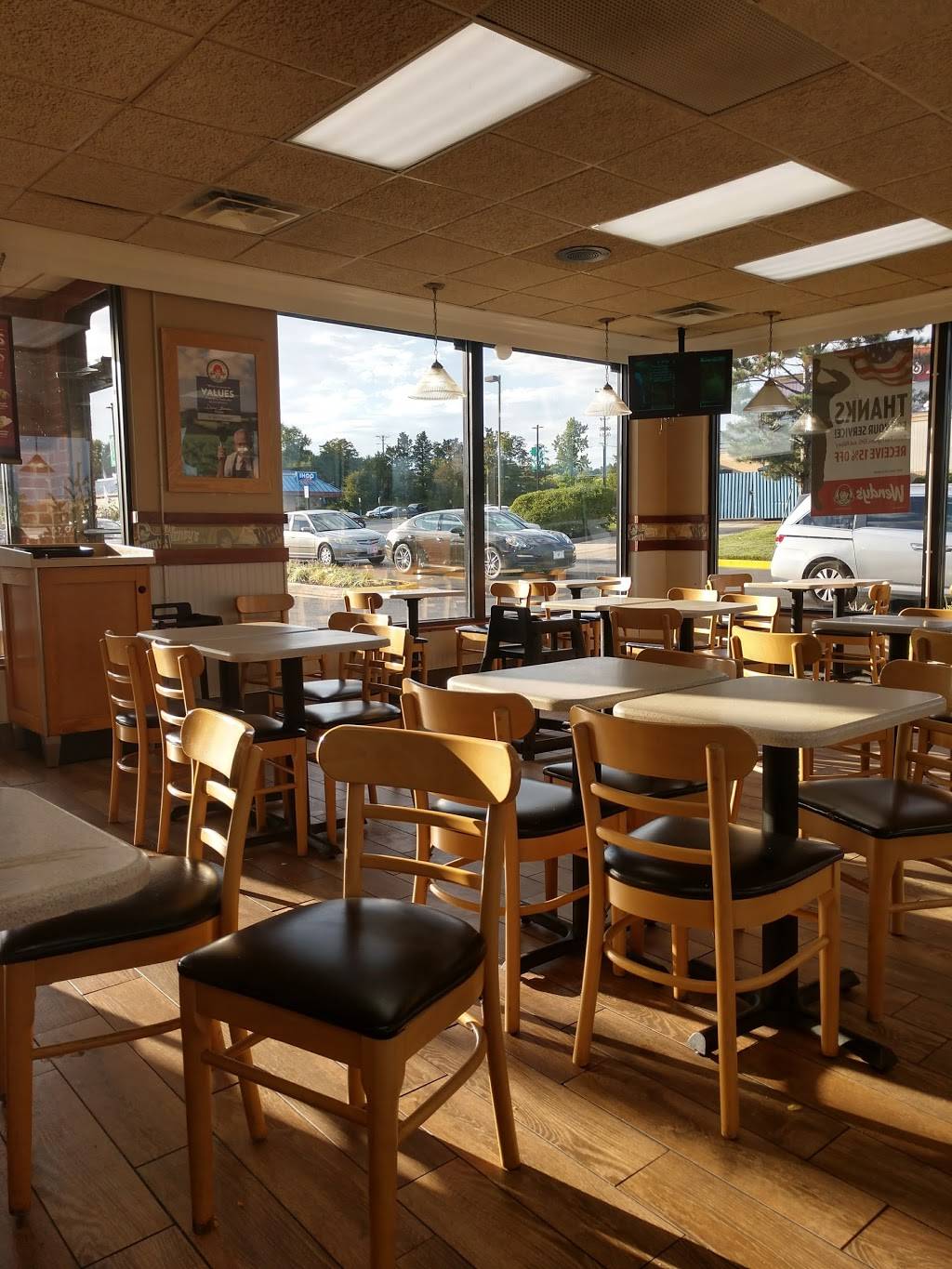 Wendys | restaurant | 7513 Greenbelt Rd, Greenbelt, MD 20770, USA | 3014747131 OR +1 301-474-7131