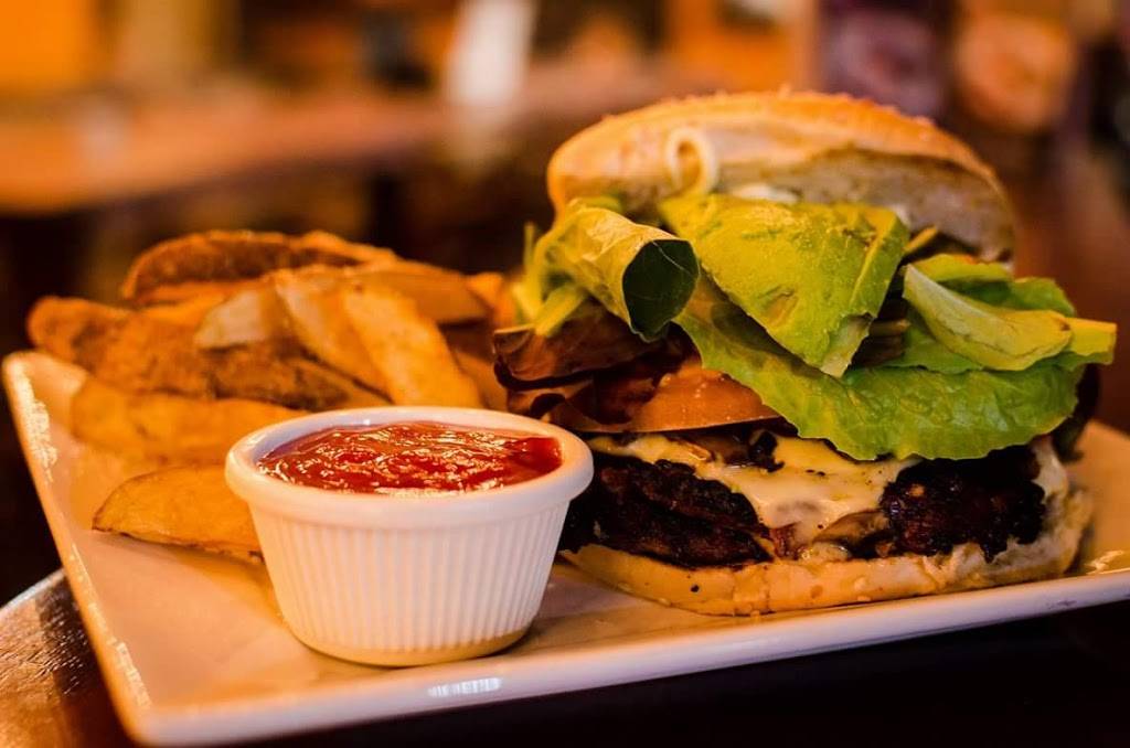 Fox Wings | restaurant | Calle Floresta 394, Playa Hermosa, 22890 Ensenada, B.C., Mexico | 016461884152 OR +52 646 188 4152