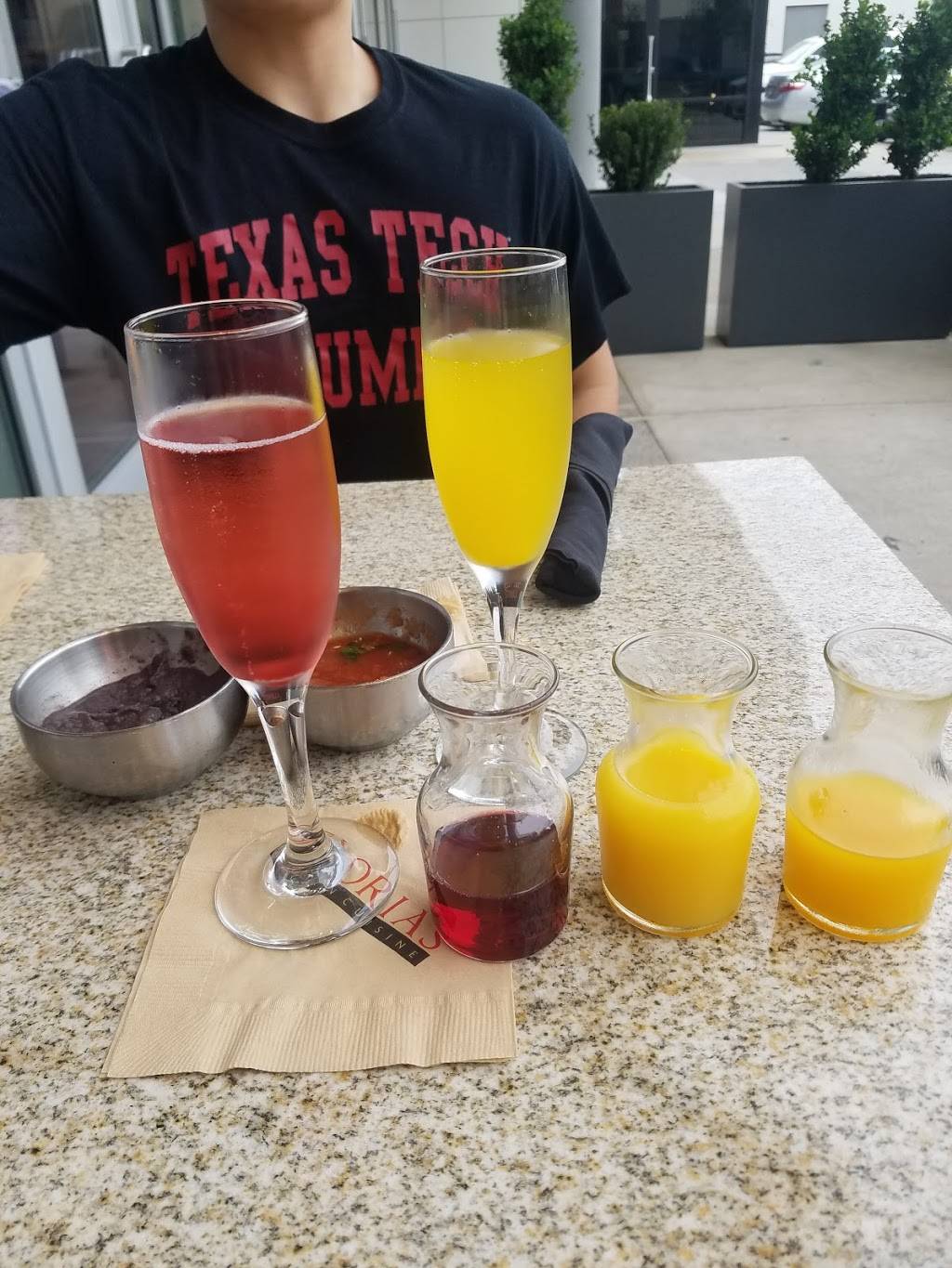 Glorias Latin Cuisine | restaurant | 320 West Las Colinas Boulevard, Irving, TX 75039, USA | 4692422641 OR +1 469-242-2641