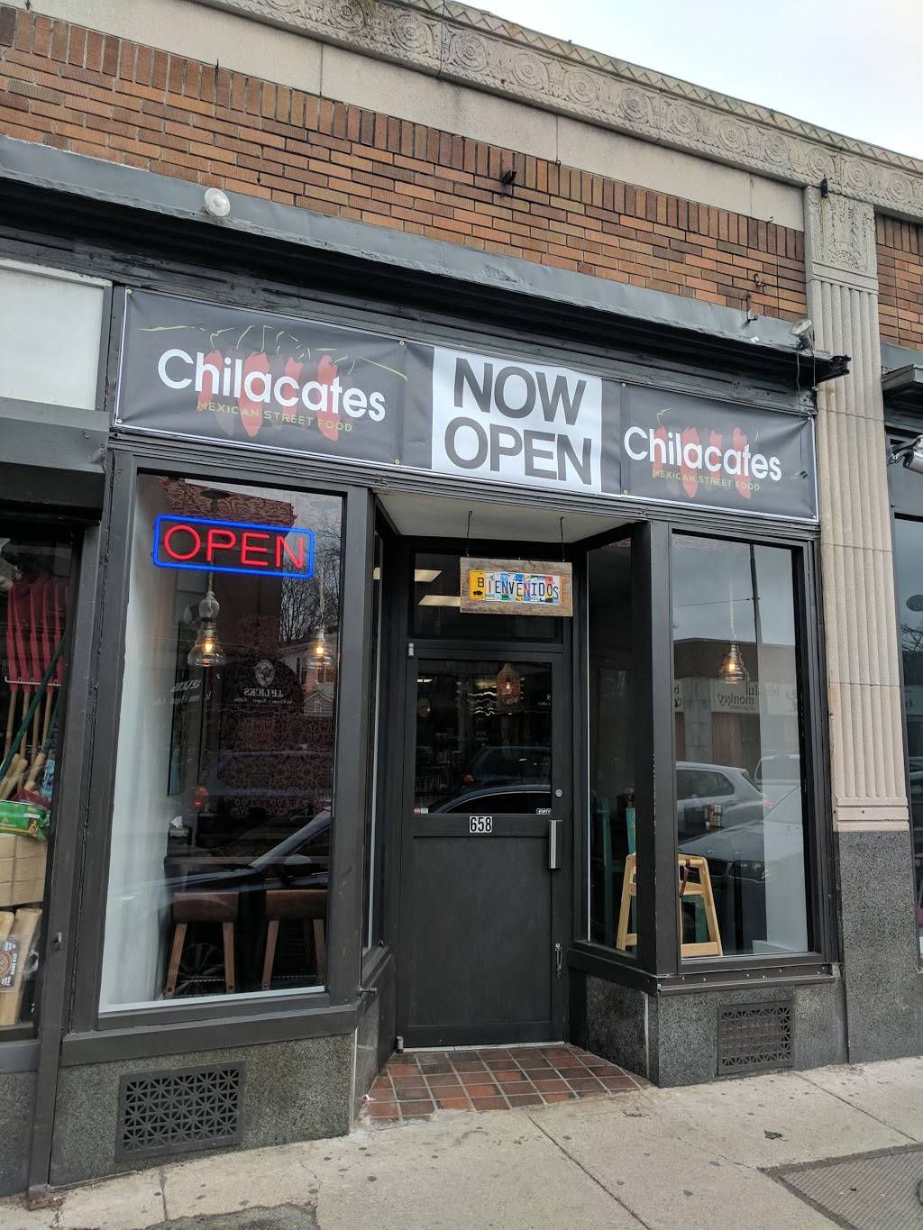 Chilacates Centre St | restaurant | 658 Centre St, Boston, MA 02130, USA | 6175224500 OR +1 617-522-4500