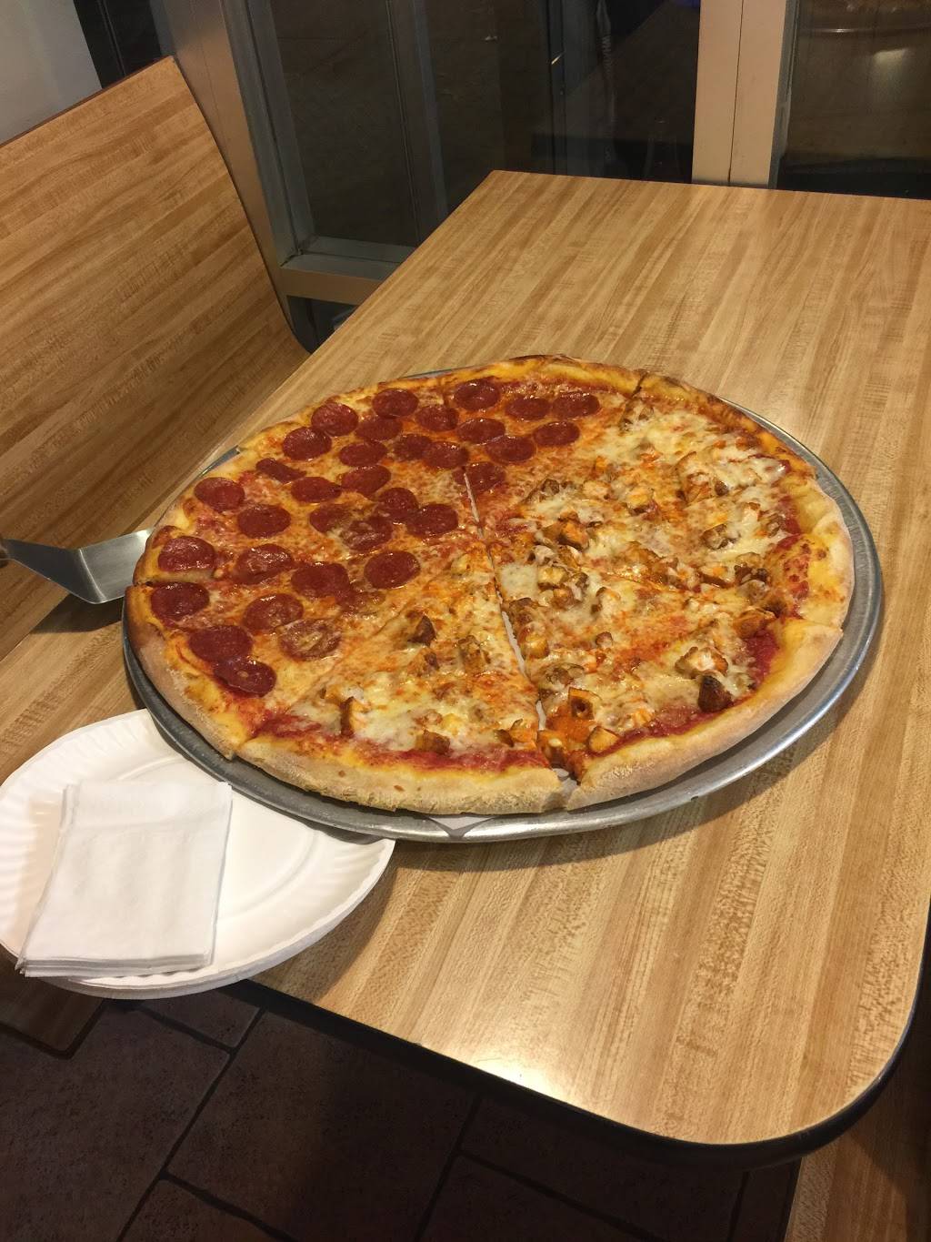 Bronx Boyz Pizza and Lounge | cafe | 283 Broadway, Newburgh, NY 12550, USA | 8455628188 OR +1 845-562-8188