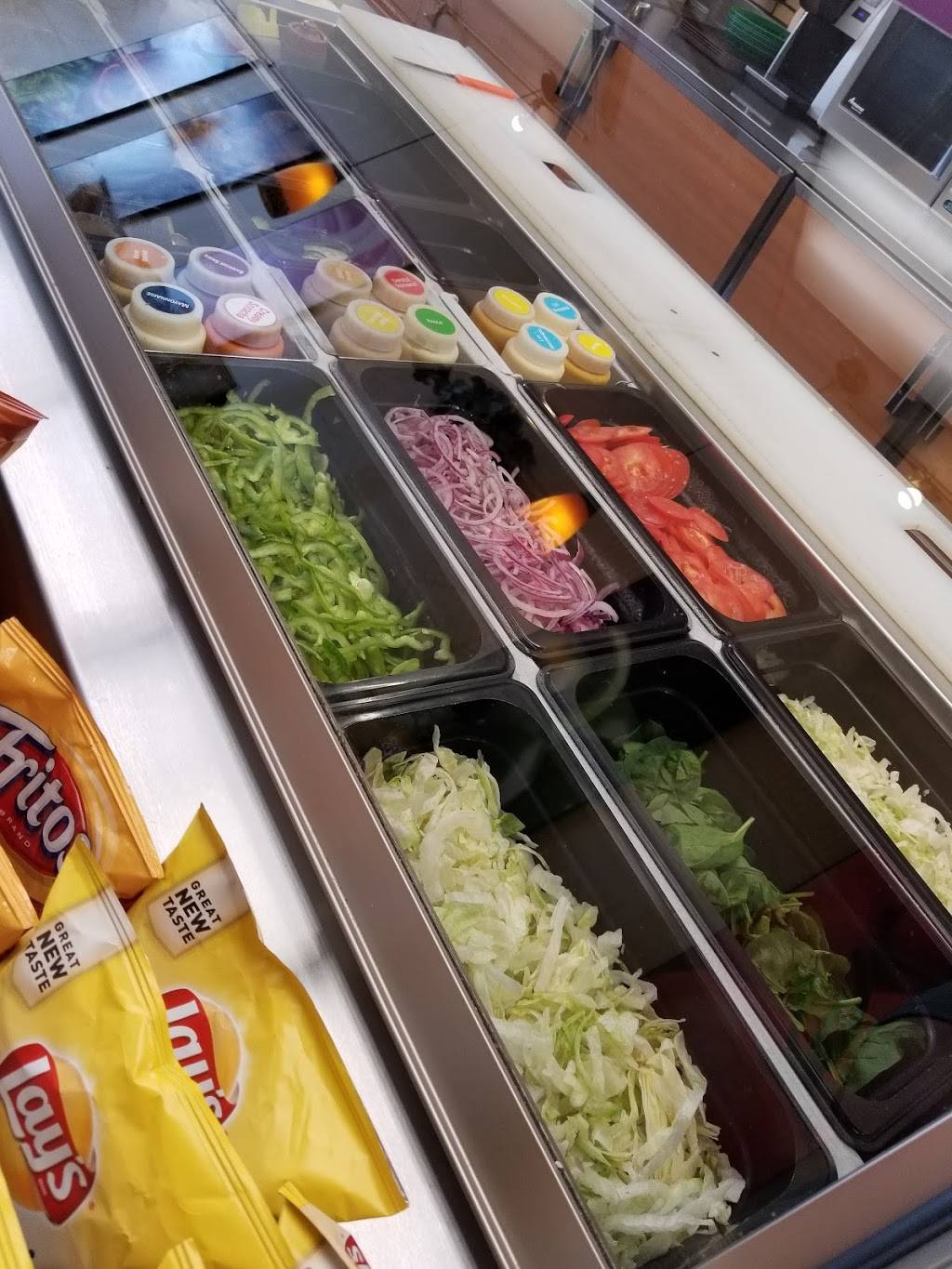 Subway | restaurant | 8957 N Cedar Ave, Fresno, CA 93720, USA | 5594489282 OR +1 559-448-9282