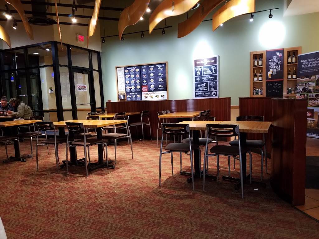 Noodles and Company | restaurant | 2665 S Oneida St, Green Bay, WI 54303, USA | 9204908600 OR +1 920-490-8600