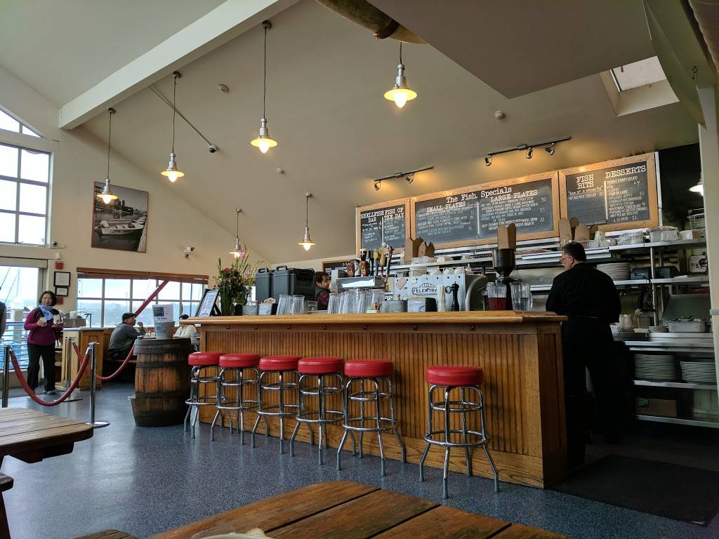 Fish | restaurant | 350 Harbor Dr, Sausalito, CA 94965, USA | 4153313474 OR +1 415-331-3474