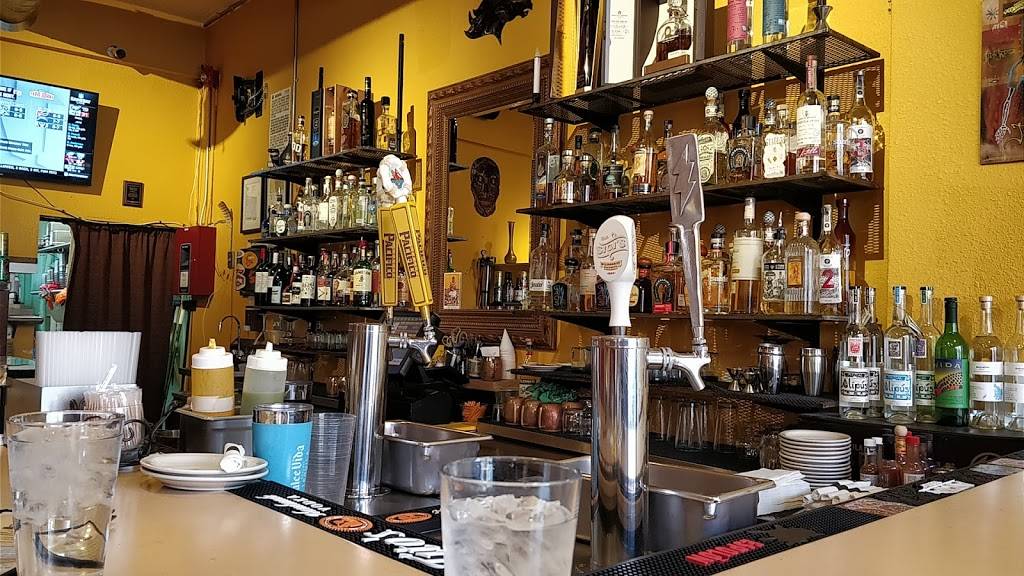 Uno Mas Taqueria y Cantina | restaurant | 1585 S Pearl St, Denver, CO 80210, USA | 3037772866 OR +1 303-777-2866