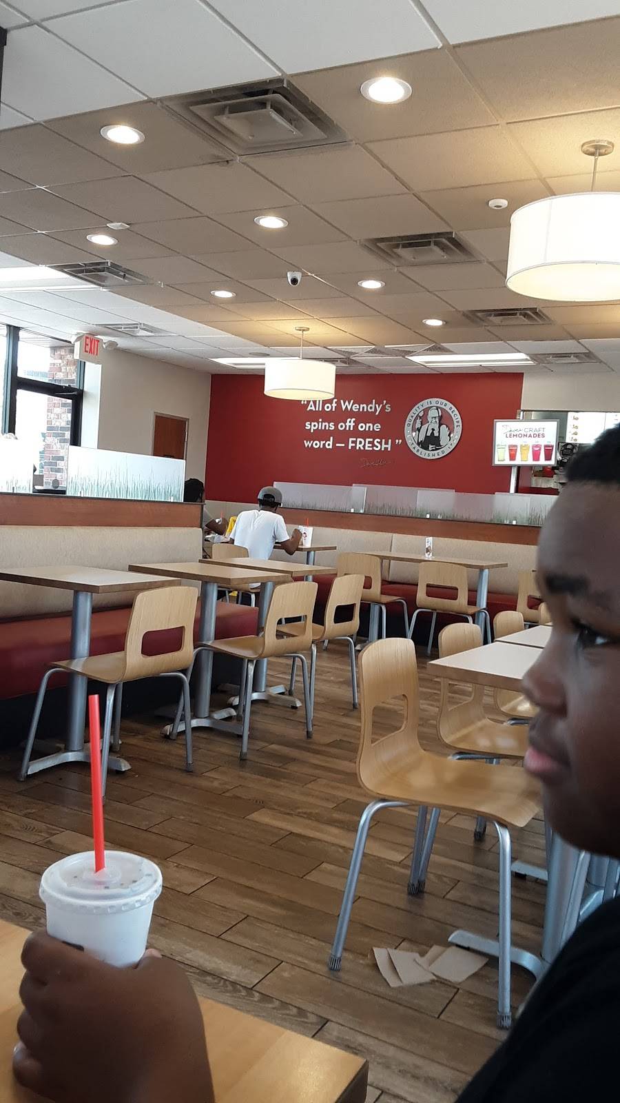 Wendys | restaurant | 4605 Poplar Ave, Memphis, TN 38117, USA | 9017610599 OR +1 901-761-0599