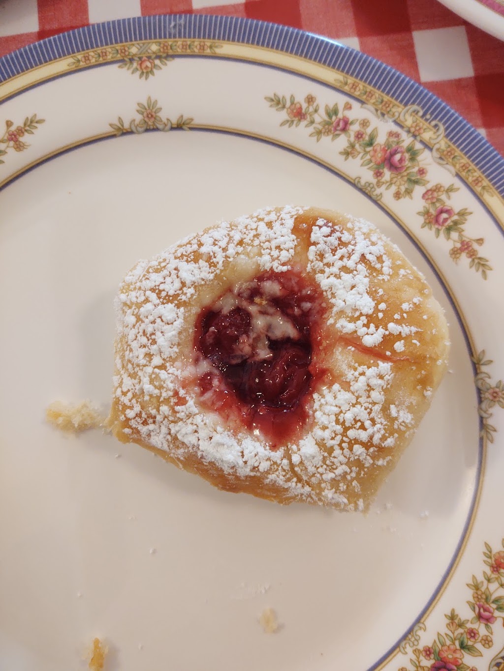 Vladislavas Czech Bakery & Cafe | restaurant | 422 W Main St, Yukon, OK 73099, USA | 4058330318 OR +1 405-833-0318