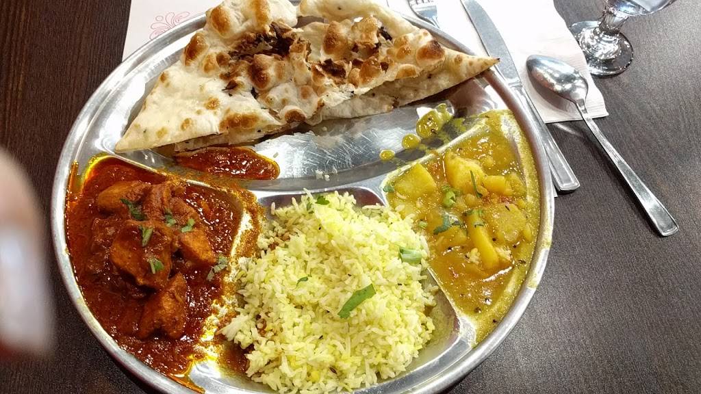 Bombay Choupati | restaurant | 5011 Boulevard des Sources, Pierrefonds, QC H8Y 3E3, Canada | 5144213130 OR +1 514-421-3130