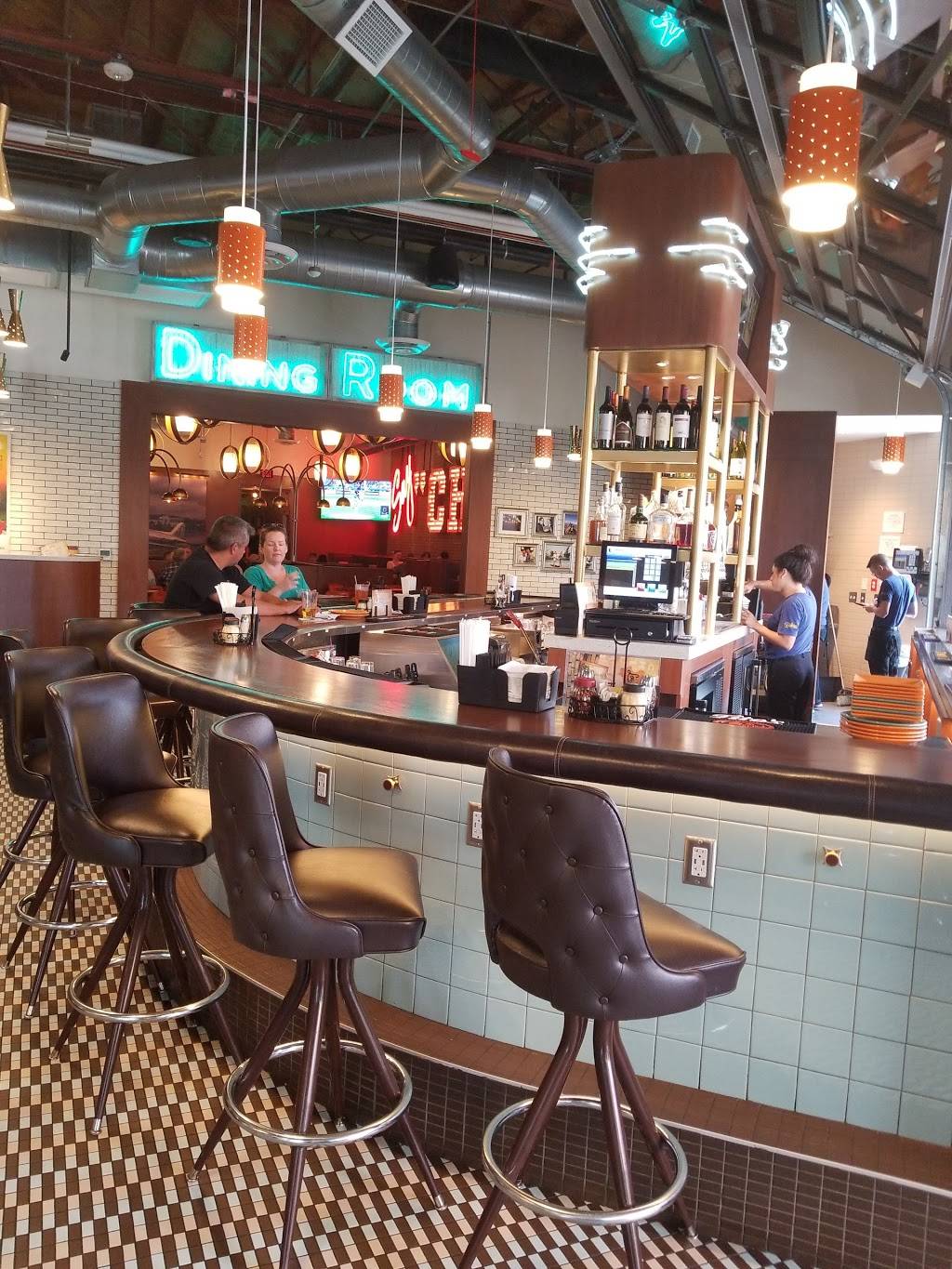 Lou Malnatis Pizzeria | restaurant | Uptown Plaza, 100 E Camelback Rd, Phoenix, AZ 85012, USA | 6028929998 OR +1 602-892-9998