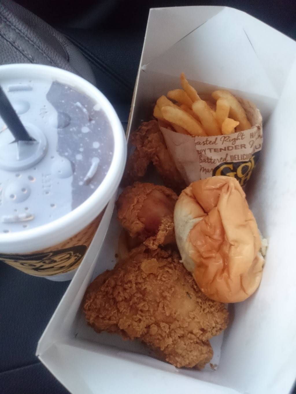 Golden Chick | meal takeaway | 1001 E Davis St, Mesquite, TX 75149, USA | 9723298222 OR +1 972-329-8222