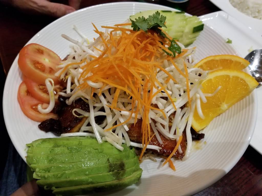 Buddha Thai Bistro | restaurant | 2060 Harbison Dr B, Vacaville, CA 95687, USA | 7074469999 OR +1 707-446-9999