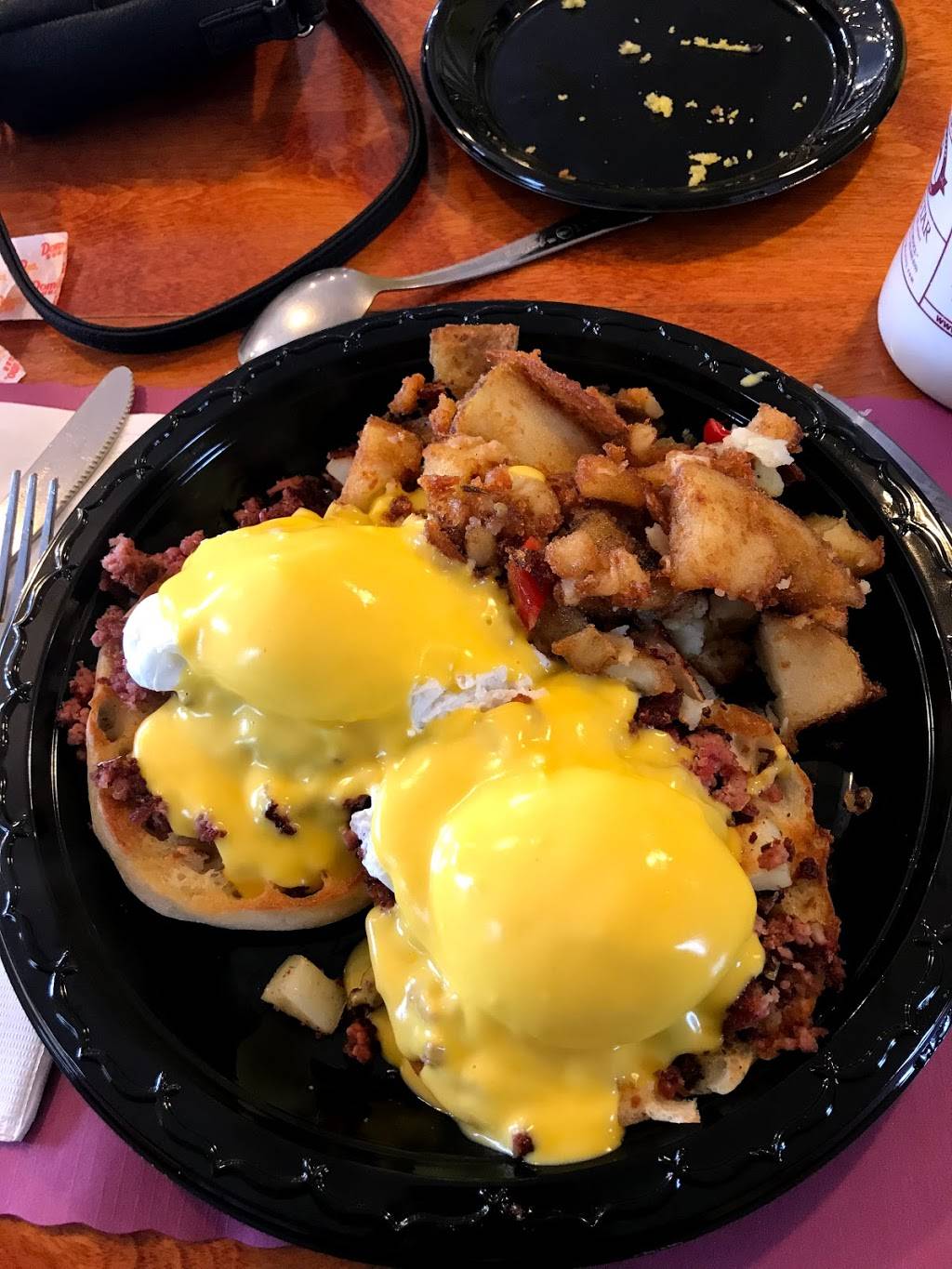 Laura’s Home Cookin’ | restaurant | 440 Nathan Ellis Hwy, Mashpee, MA 02649, USA | 7817606088 OR +1 781-760-6088