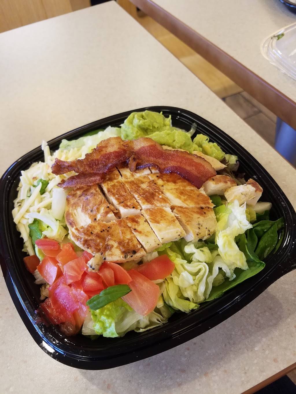 Wendys | restaurant | 140 N Dupont Hwy, New Castle, DE 19720, USA | 3023283037 OR +1 302-328-3037