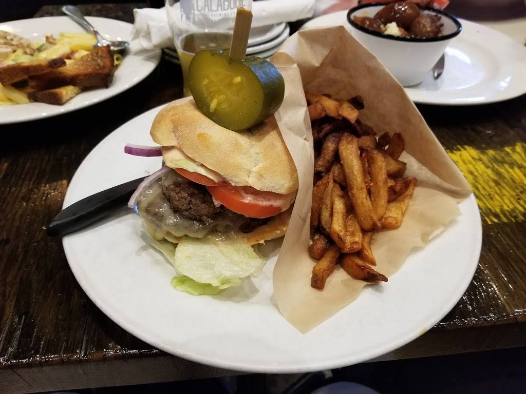 Hunters Public House | restaurant | 4750 Bank St, Gloucester, ON K1T 0K8, Canada | 6138227171 OR +1 613-822-7171