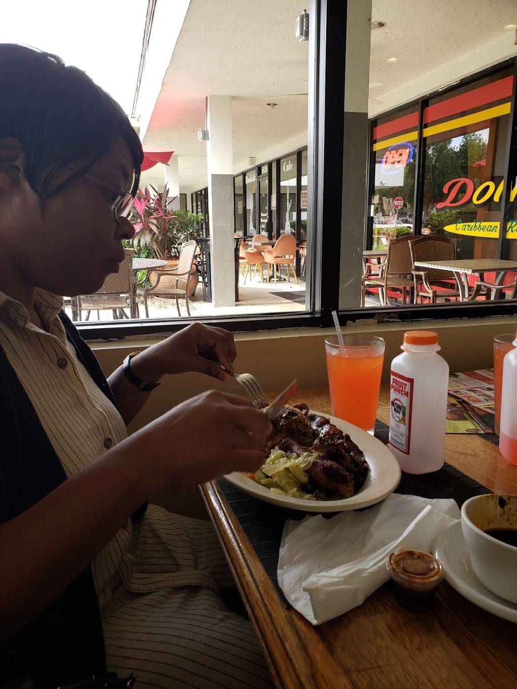 Donnas Caribbean Restaurant | meal takeaway | 5434 N University Dr, Lauderhill, FL 33351, USA | 9545786970 OR +1 954-578-6970