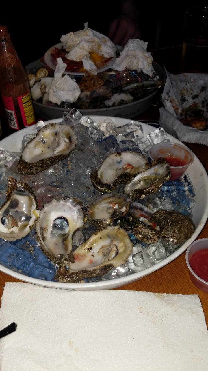 Shuckers | restaurant | 408 SW 16th St, Ocala, FL 34471, USA | 3522820592 OR +1 352-282-0592