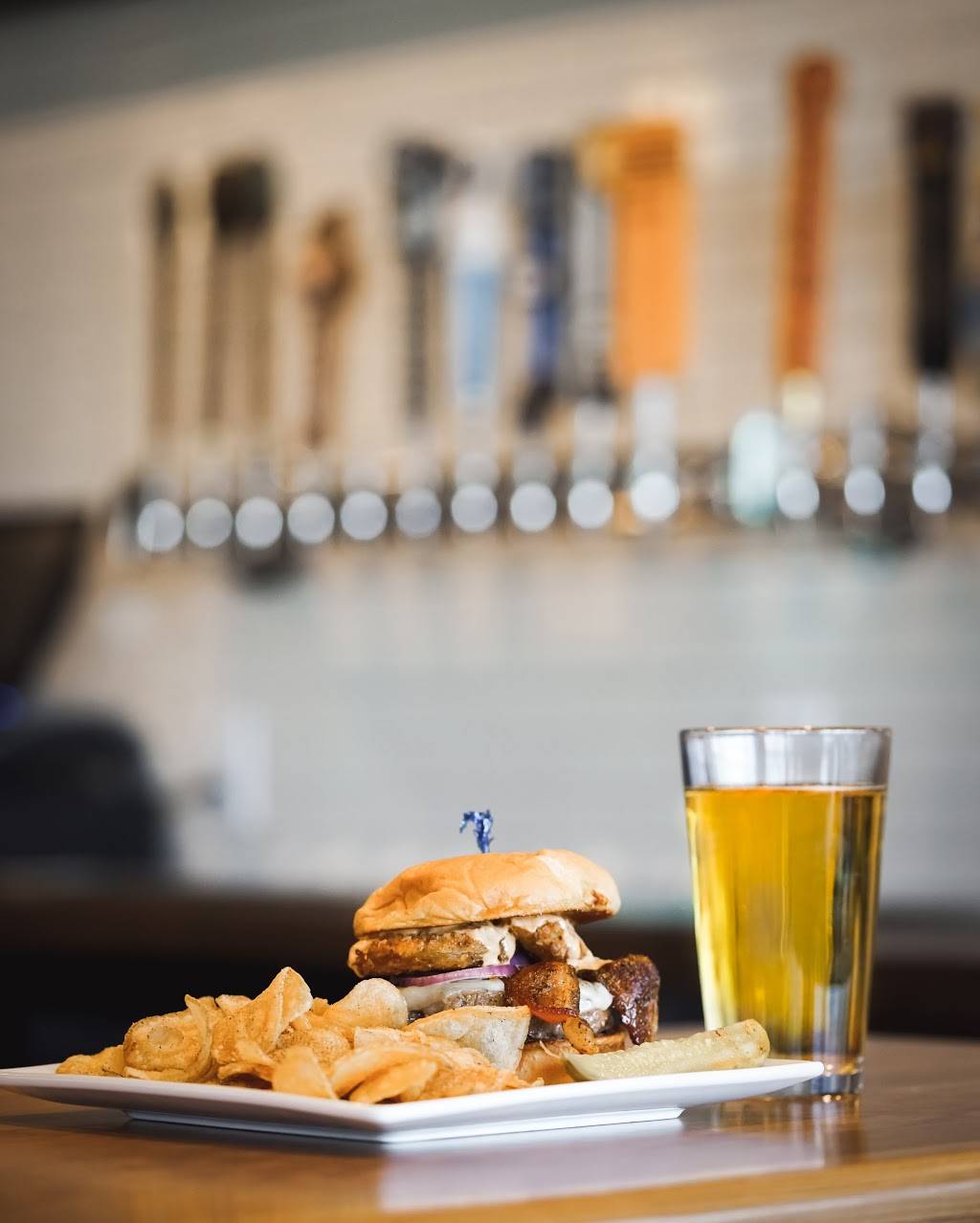 Legends Sports Bar & Grill | night club | 4431 Springhill Dr Suite E, Owensboro, KY 42303, USA | 2702405360 OR +1 270-240-5360