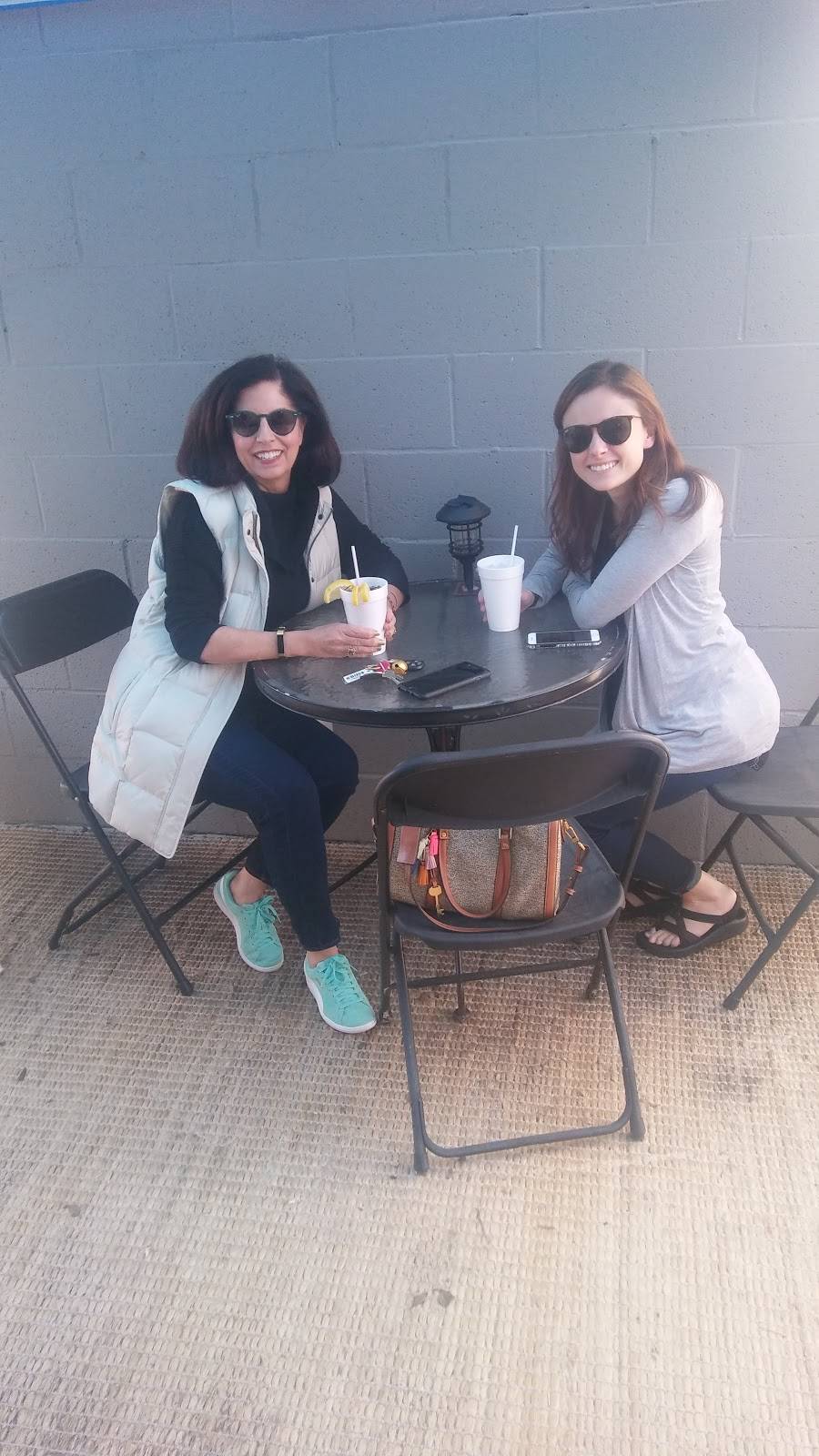 Zarzours | restaurant | 1627 Rossville Ave, Chattanooga, TN 37408, USA | 4232660424 OR +1 423-266-0424