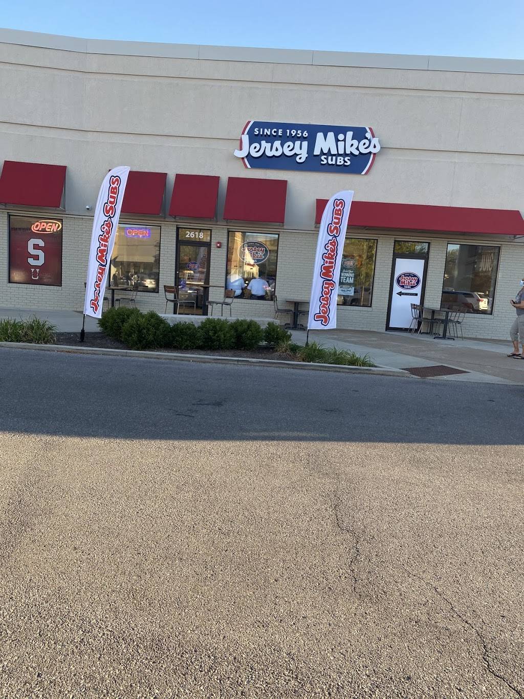 Jersey Mikes Subs | meal takeaway | 2618 E 10th St, Bloomington, IN 47408, USA | 8128221027 OR +1 812-822-1027