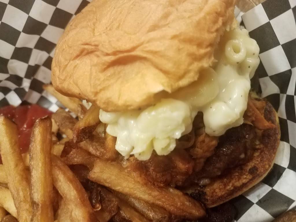 Mac & Chess | restaurant | 12486 SW 8th St, Miami, FL 33184, USA | 3055513475 OR +1 305-551-3475