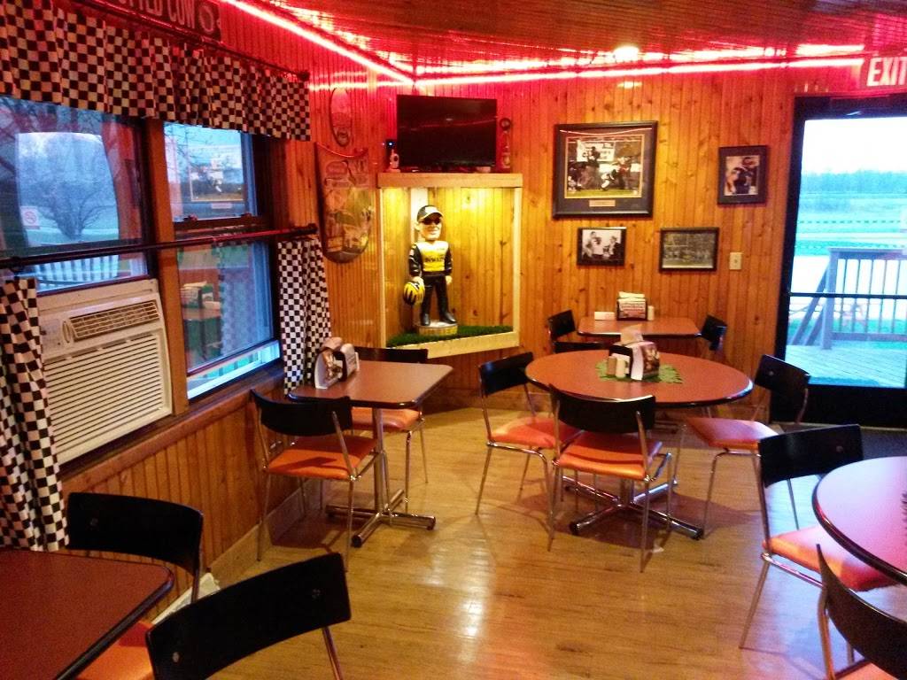 Triple Play Sports Bar and Grill | restaurant | W12907 WI-16, Wisconsin Dells, WI 53965, USA | 6087426955 OR +1 608-742-6955