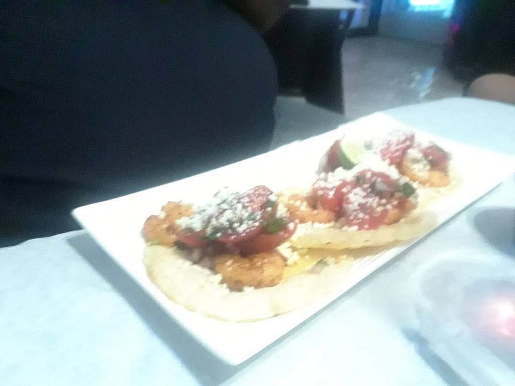 T.Os Soul Grille | restaurant | 5360 W Division St, Chicago, IL 60651, USA | 7736885160 OR +1 773-688-5160