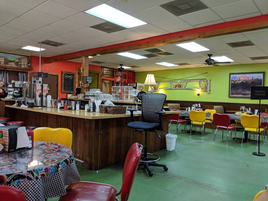 Wimberley Cafe | restaurant | 101-A Wimberley Square, Wimberley, TX 78676, USA | 5128473333 OR +1 512-847-3333