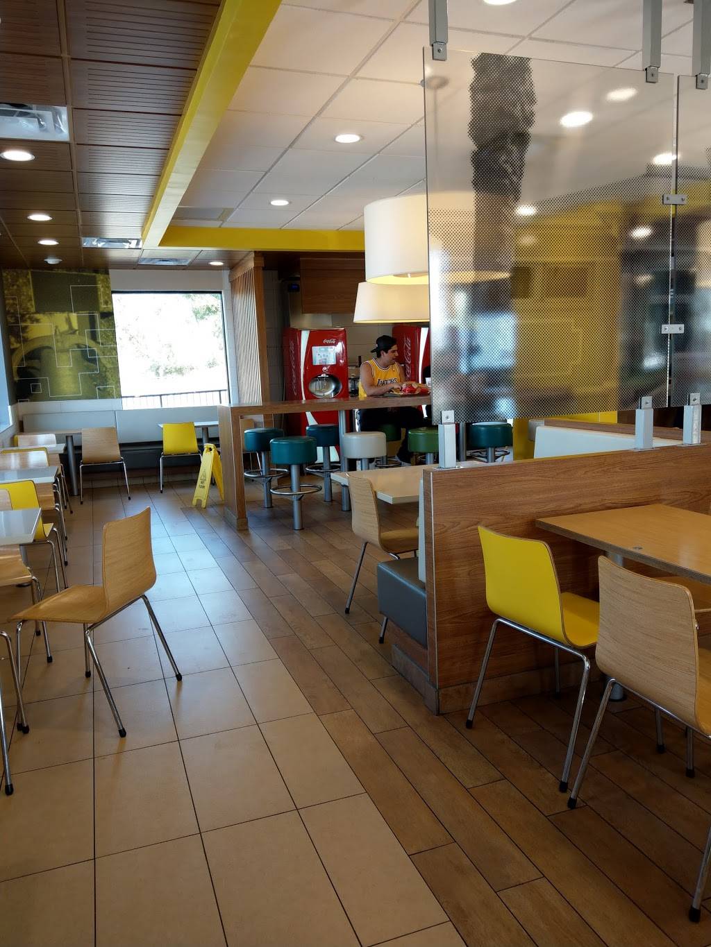 McDonalds | cafe | 475 4th St, Williams, CA 95987, USA | 5304732330 OR +1 530-473-2330