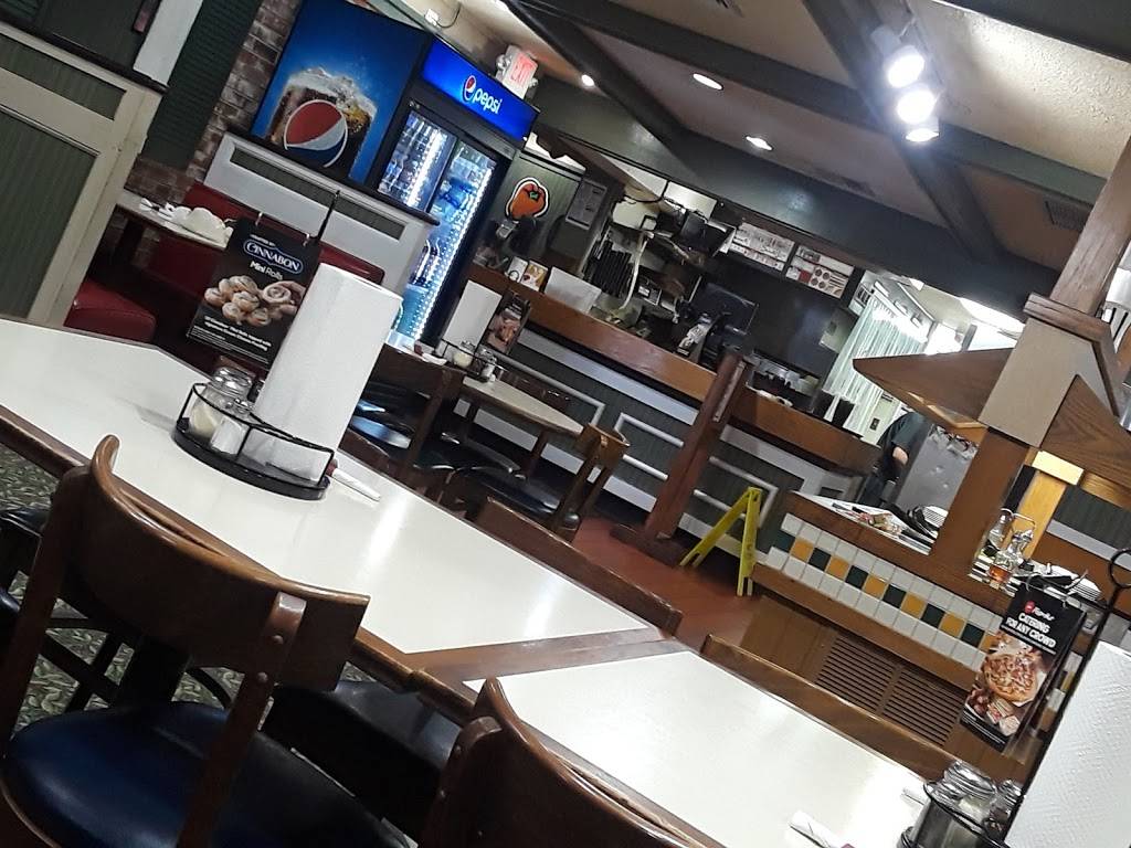 Pizza Hut | meal takeaway | 1204 Hixson Pike, Chattanooga, TN 37405, USA | 4232675588 OR +1 423-267-5588