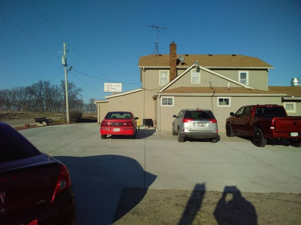 Helgesens Harpos | restaurant | 5201 WI-11, Janesville, WI 53548, USA | 6087528886 OR +1 608-752-8886