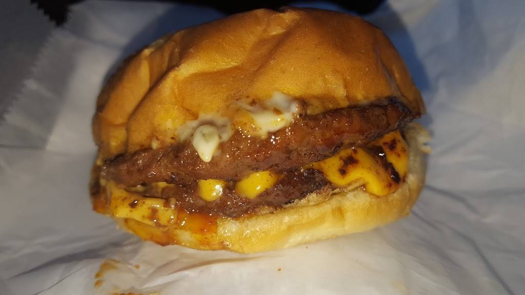 Swensons (North Canton) Drive-In Restaurants | restaurant | 1558 N Main St, North Canton, OH 44720, USA | 3304999494 OR +1 330-499-9494