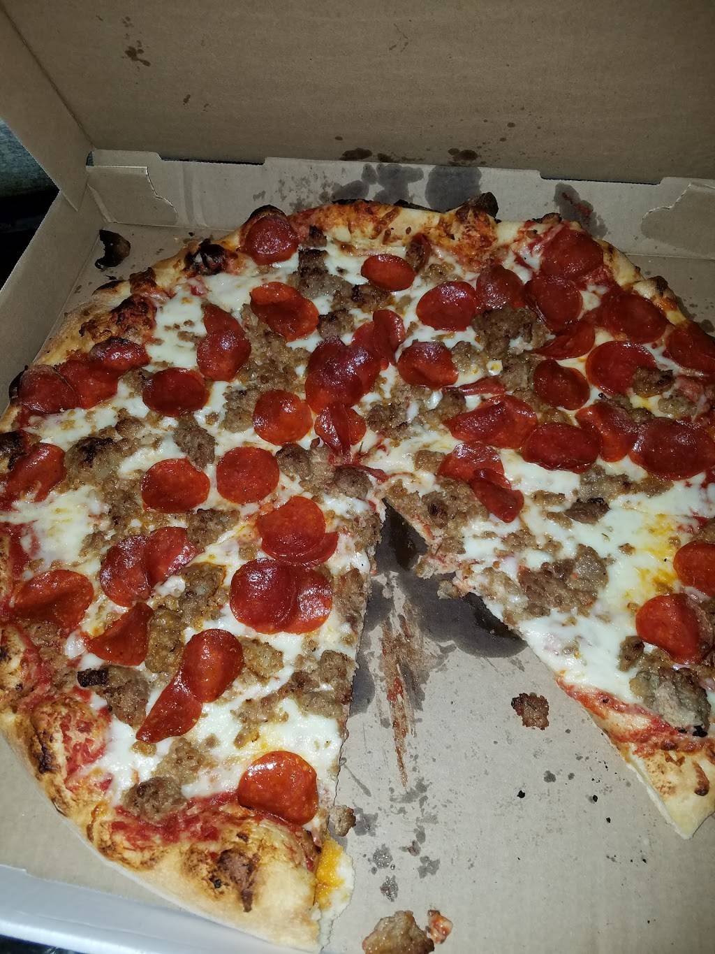 Massimos Pizza & Trattoria | restaurant | 1362 Naamans Creek Rd, Garnet Valley, PA 19060, USA | 6104970577 OR +1 610-497-0577