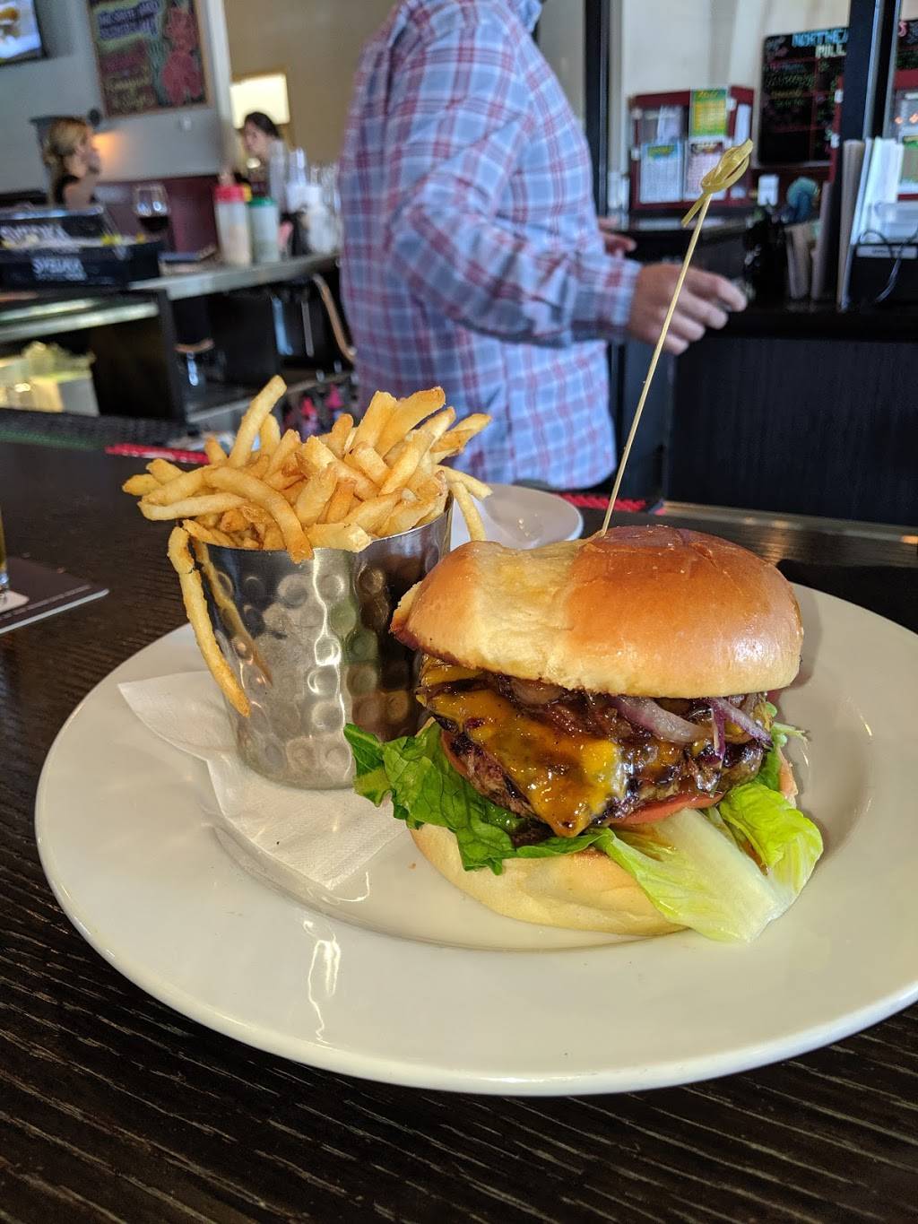 Village Pub | restaurant | 2720 County Rd 88, St Anthony, MN 55418, USA | 6127889680 OR +1 612-788-9680