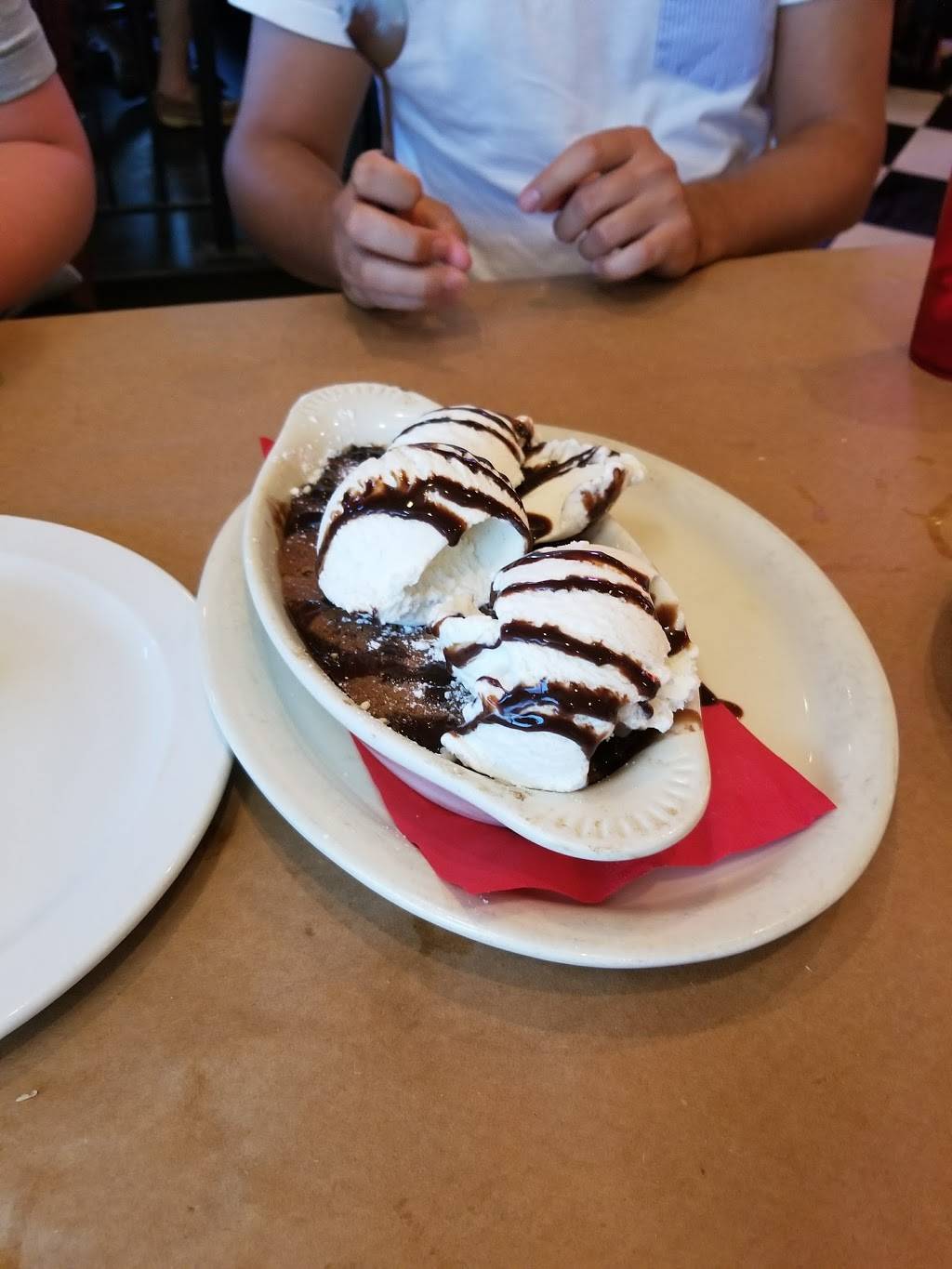 Crab House | restaurant | 19598 Coastal Hwy, Rehoboth Beach, DE 19971, USA | 3022272019 OR +1 302-227-2019